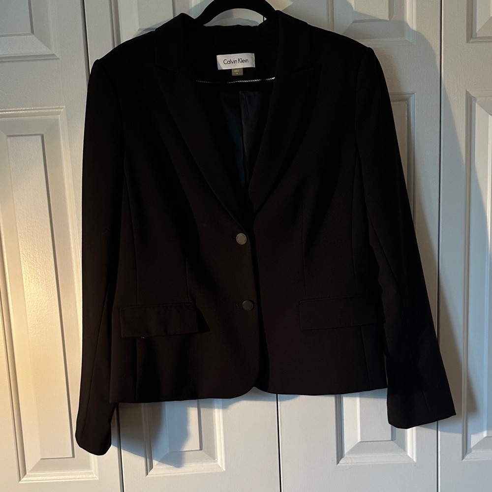 Calvin Klein Women's Elegant Black Suit Jacket